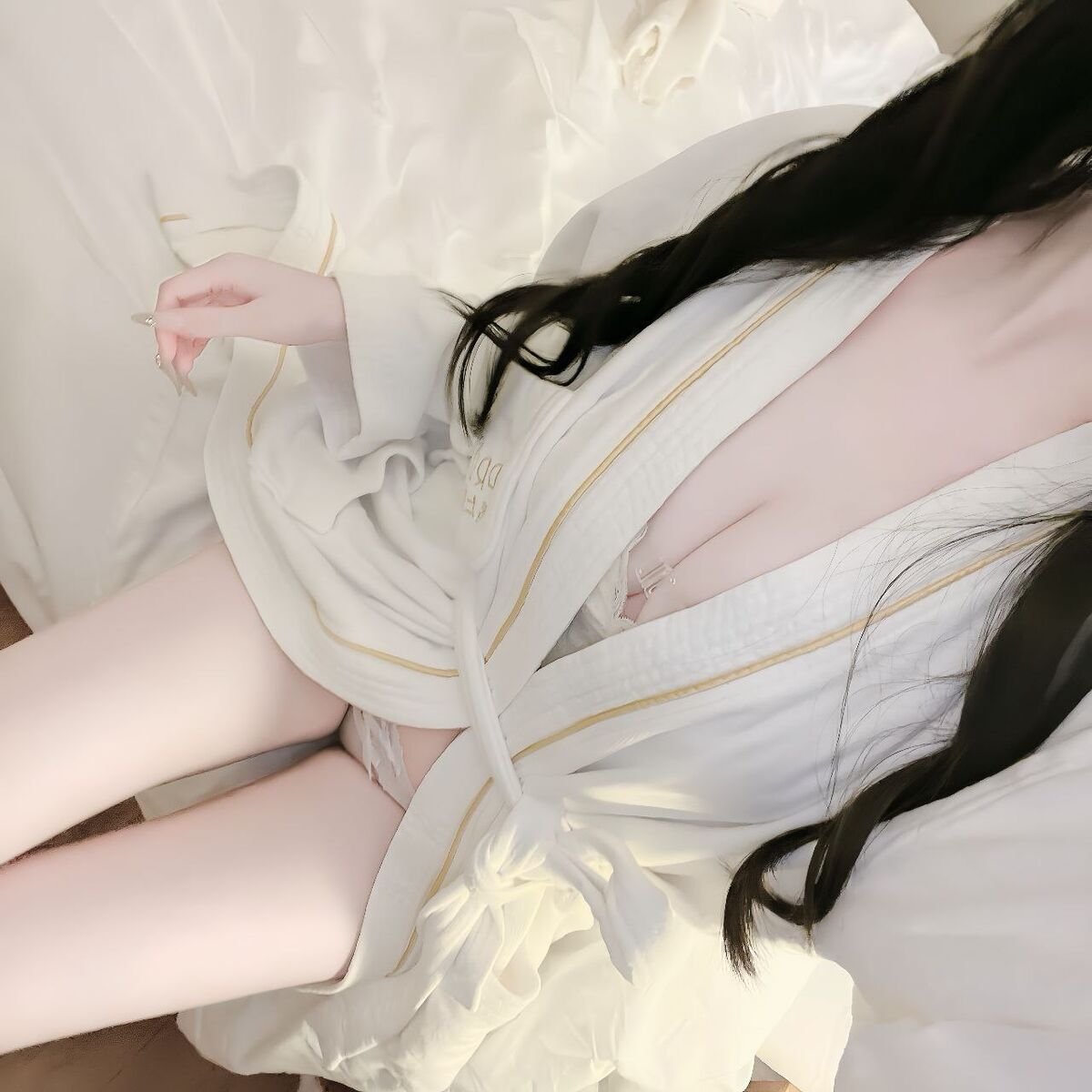 日韩中文9区,三个老头换着躁我一晚网盘在线观看